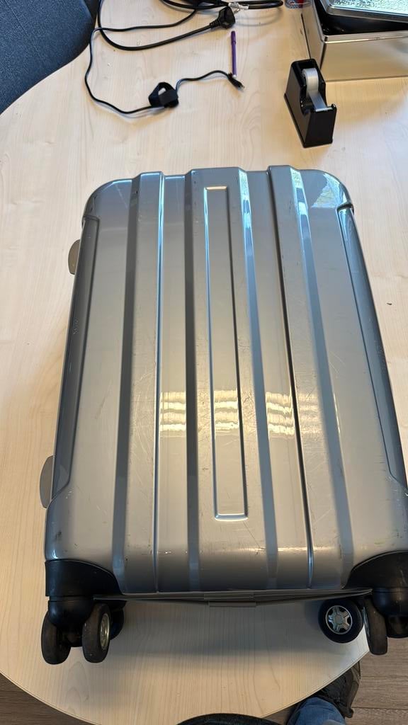 Topmove zilveren koffer (+/- 50x35x25), Sieraden, Tassen en Uiterlijk, Koffers, Wieltjes, Gebruikt, Hard kunststof, Minder dan 50 cm