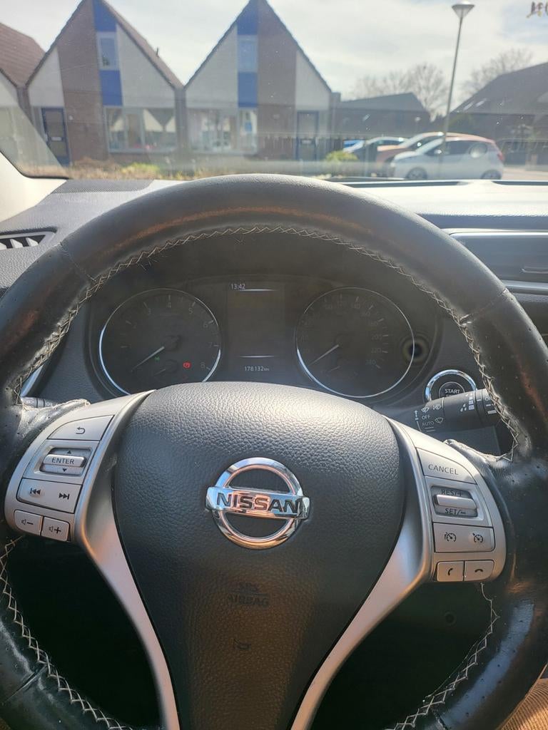 Nissan Qashqai 1.2 Dig-t 85KW 2WD CVT 2014 Wit, Auto's, Automaat, 680 kg, 4 cilinders, Wit