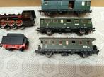 FLEISCHMANN LOKJE 1309 MET 3 RIJTUIGEN MET VERLICHTING, Gelijkstroom, Fleischmann, Ophalen of Verzenden, Gebruikt