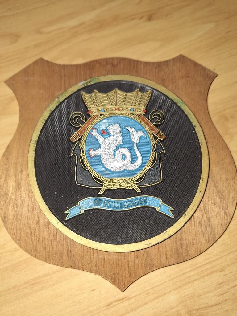 Wapenschild Zr Ms Zeeleeuw Koninklijke Marine, Verzamelen, Militaria | Algemeen, Verzenden, Marine, Nederland, Embleem of Badge