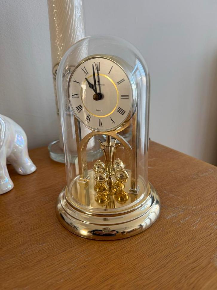 Junghans Quartz Klok onder plastic stolp, Antiek en Kunst, Antiek | Klokken, Ophalen