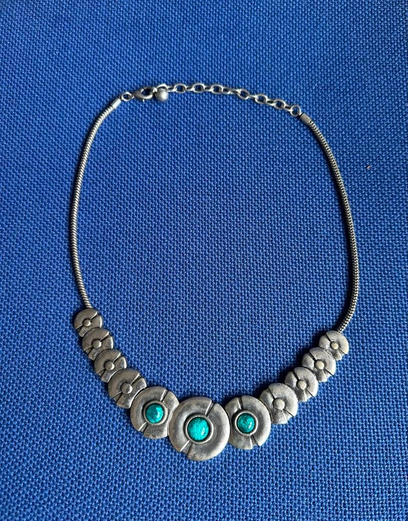Zilverkleurige ketting met turquoise accenten, Sieraden, Tassen en Uiterlijk, Kettingen, Ophalen of Verzenden, Gebruikt, Zilver