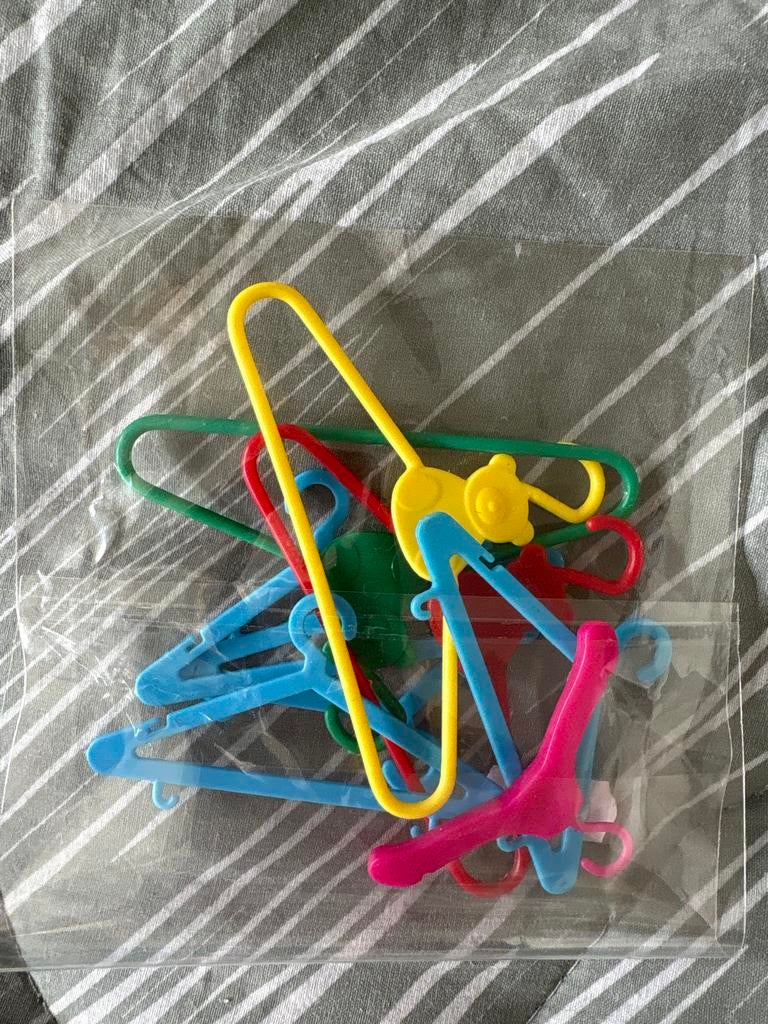 Kleine gekleurde kledinghangers, Ophalen of Verzenden, Gebruikt