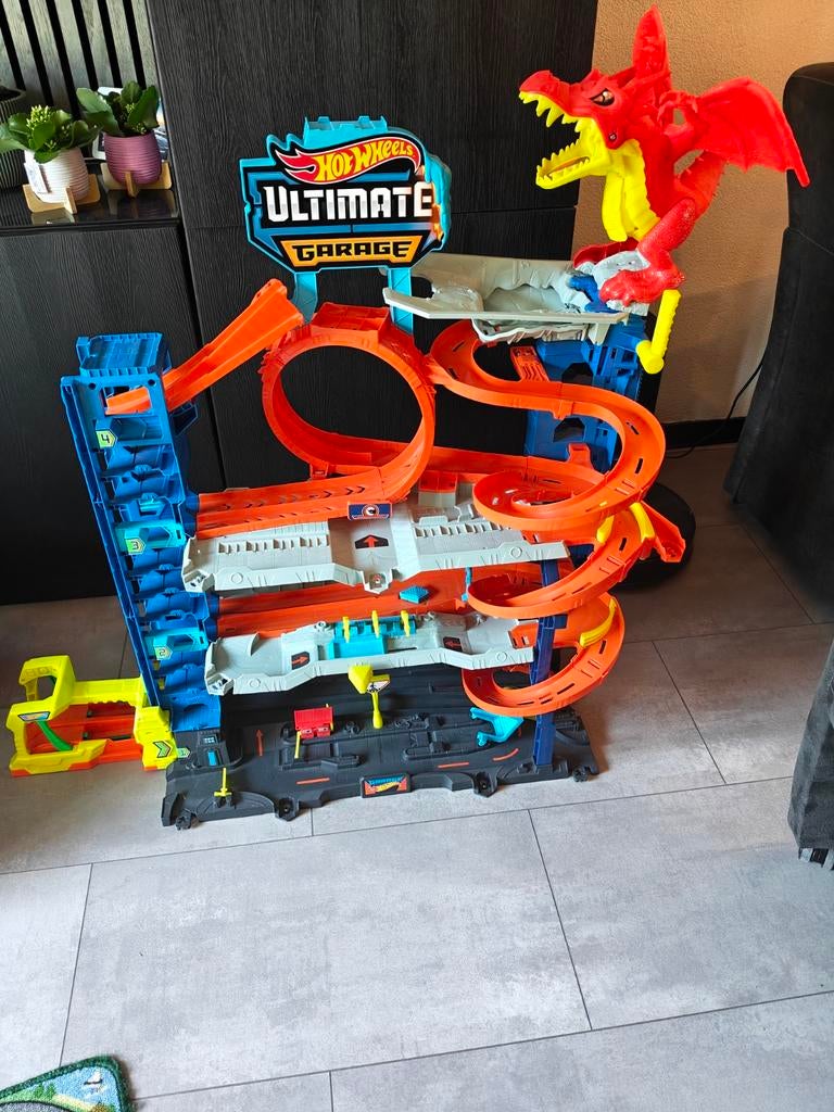 Hotwheels ultimate garage, Kinderen en Baby's, Speelgoed | Racebanen, Ophalen, Zo goed als nieuw, Handmatig, Hot Wheels