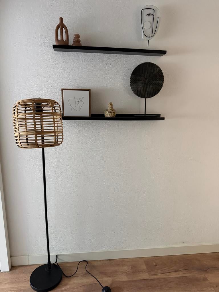 Stijlvolle staande lamp met rotan kap, Ophalen of Verzenden, Zo goed als nieuw, Hout, 150 tot 200 cm