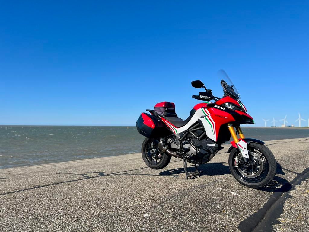 Ducati Multistrada 1260 S (tricolore spuitwerk) 1260S, Motoren, 2 cilinders, Occasion, Motorrijbewijs A, Handvatverwarming