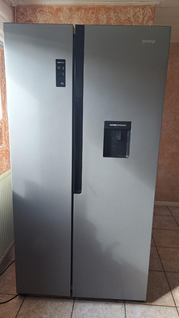 Gorenje Amerikaanse koelkast met waterdispenser, 200 liter of meer, 60 cm of meer, Niet werkend, Met vriesvak