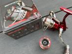 Spro Red Arc 10-100 + 2 spoelen nylon met doos in nieuwstaat, Ophalen of Verzenden, Zo goed als nieuw, Molen