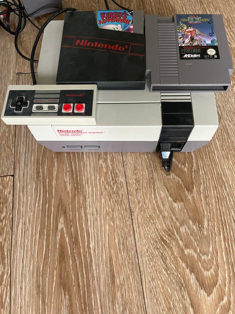 Werkende Nintendo NES met controller en 2 games, Spelcomputers en Games, Spelcomputers | Nintendo NES, Ophalen, Gebruikt, Met 1 controller