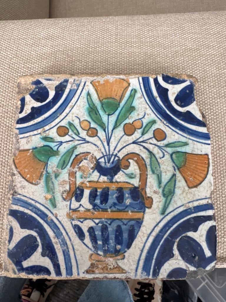 Antieke Delfts Blauwe Tegel met Bloemmotief, Ophalen of Verzenden