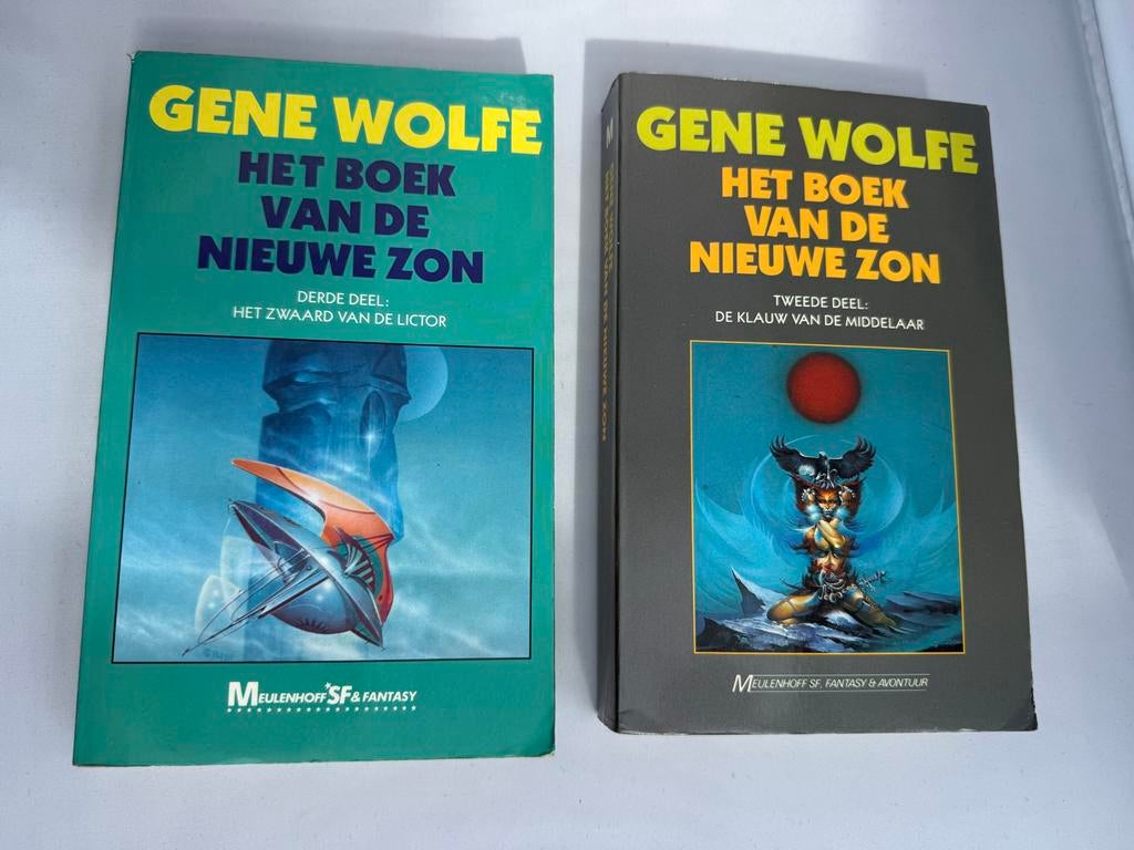 2x Het Boek van de Nieuwe Zon - Gene Wolfe (Eerste druk), Boeken, Ophalen of Verzenden, Gelezen