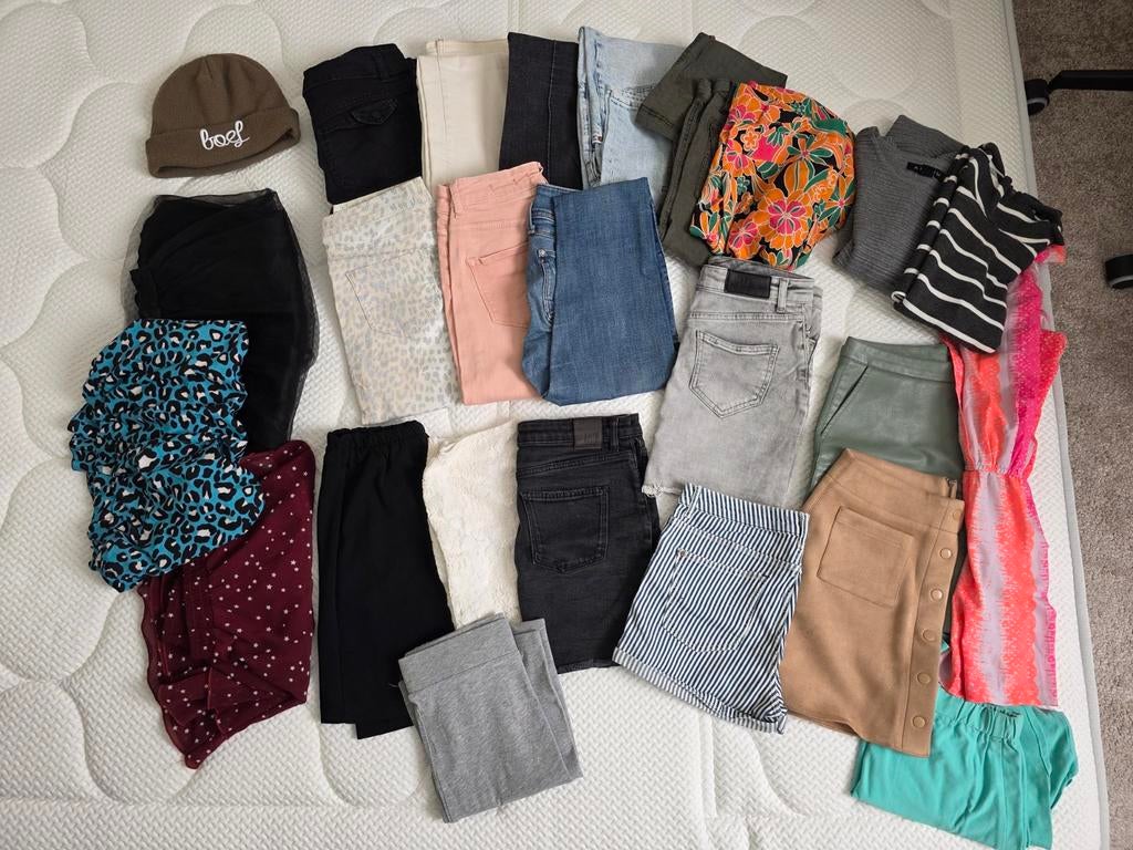 25x dameskleding - jeans, shorts, rokjes, jurkjes, Ophalen of Verzenden, Gedragen