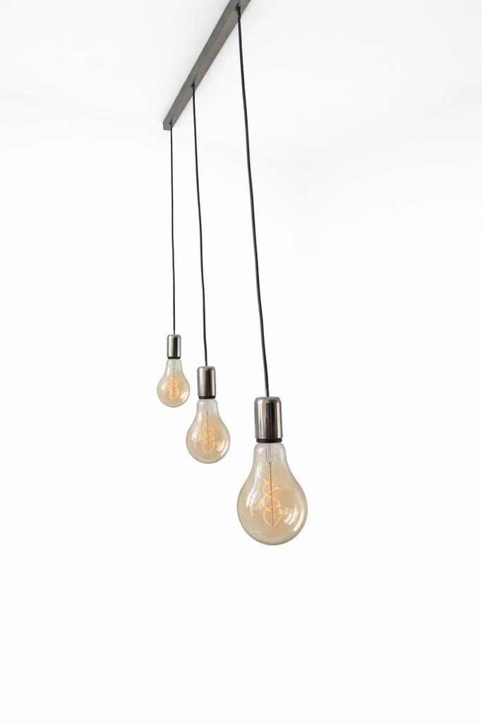 Hanglamp met 3 peertjes, tot 130cm hoog, 110cm stang, Huis en Inrichting, Lampen | Hanglampen, Ophalen, Gebruikt, Metaal, 75 cm of meer