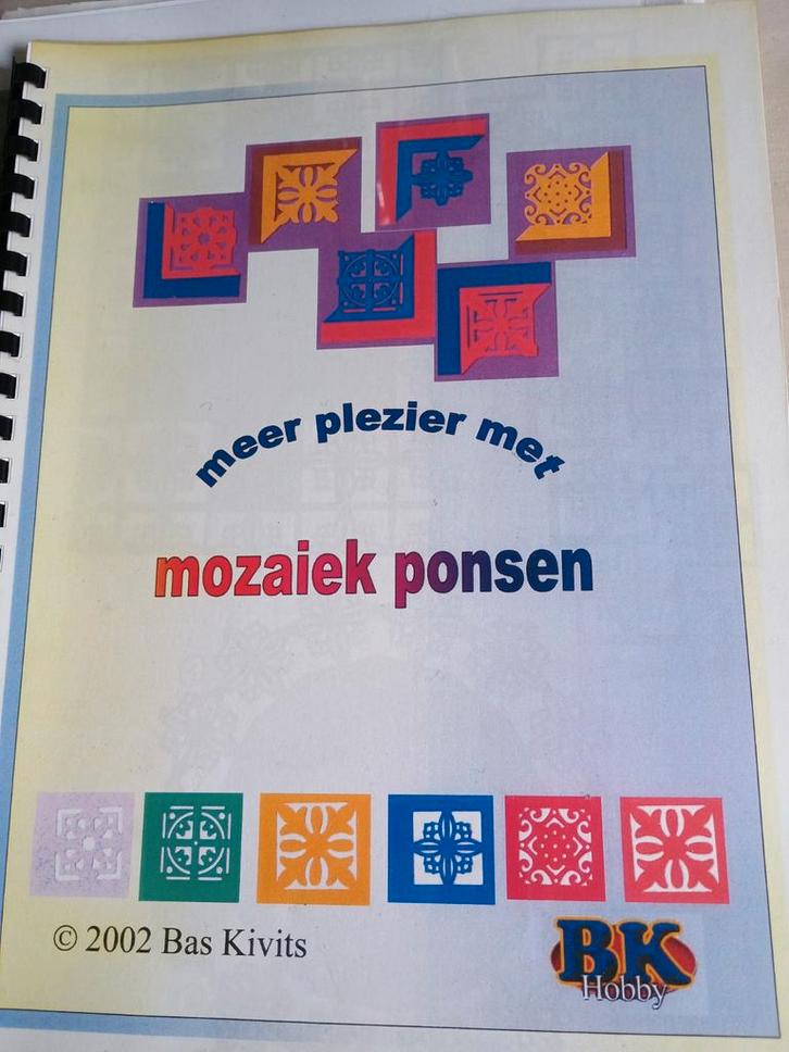 Meer plezier met mozaïek ponsen - Hobbyboek, Hobby en Vrije tijd, Knutselen, Gebruikt, Knutselwerk, Ophalen of Verzenden