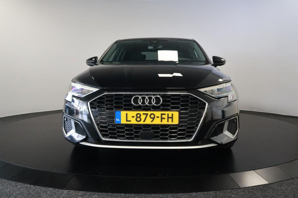Audi A3 30 TFSI ambient light S-tronic Carplay Lane assist, Gebruikt, Origineel Nederlands, Bedrijf, Sedan