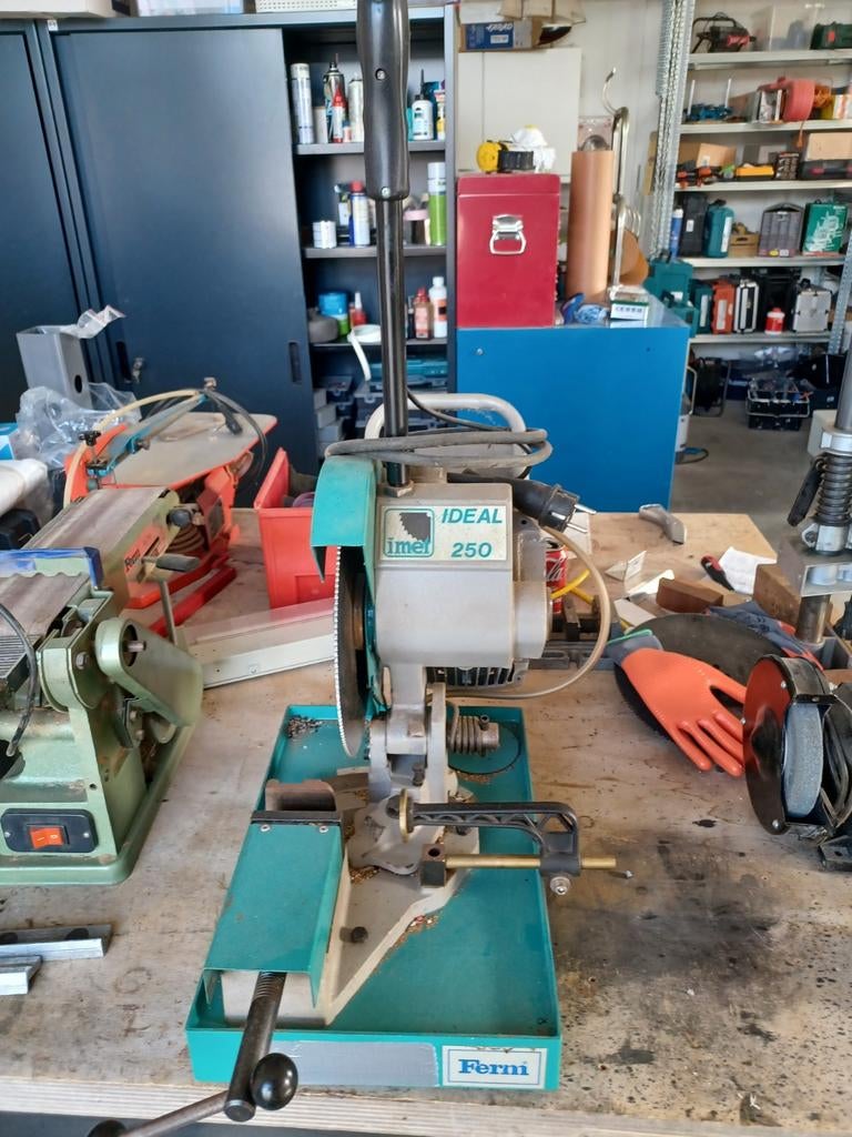 Metaal afkortzaagmachine Ferm Ideal 250, Ophalen