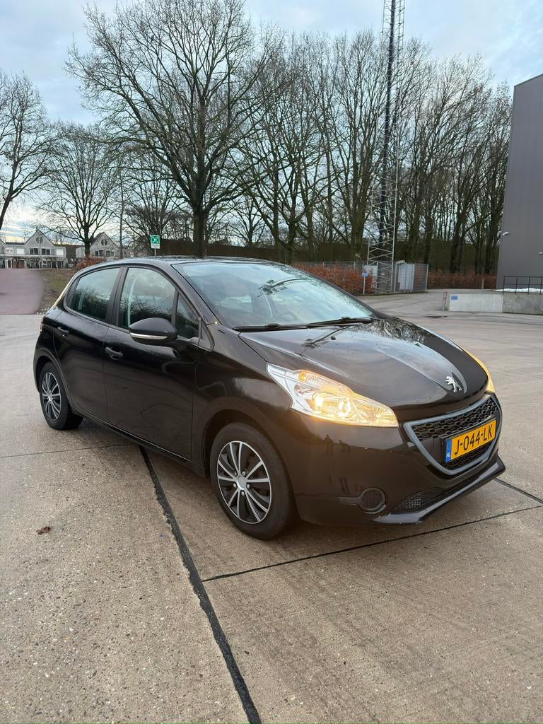 Peugeot 208 1.0 VTI 50KW/68PK 5-D 2014 Zwart, Auto's, Voorwielaandrijving, USB, Particulier, 3 cilinders