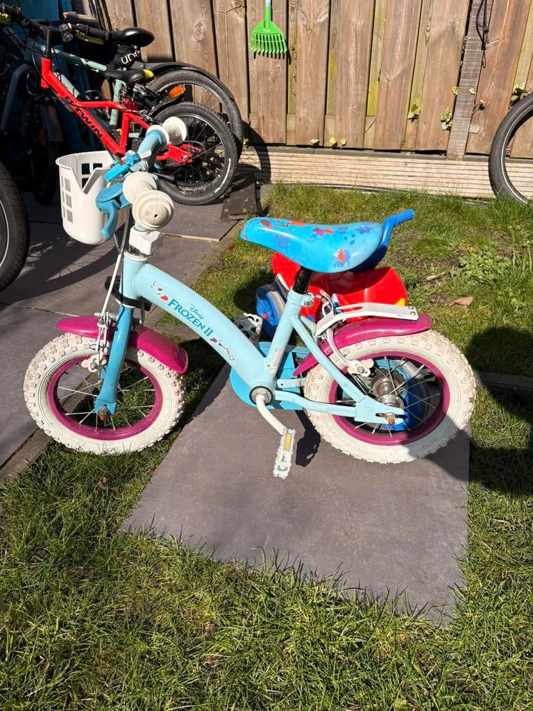 Kinder 2-4y Frozen bike, used in good condition, Fietsen en Brommers, Ophalen, Zo goed als nieuw, Minder dan 16 inch