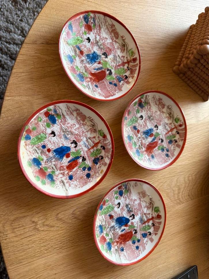 Set van 4 antieke Japanse Satsuma bordjes, Antiek en Kunst, Antiek | Porselein, Ophalen of Verzenden