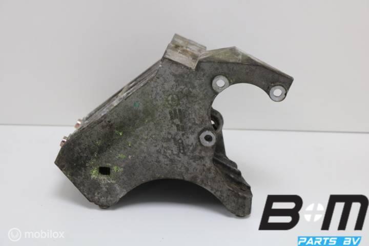 Houder vleugelpomp Audi A8 4E, Gebruikt