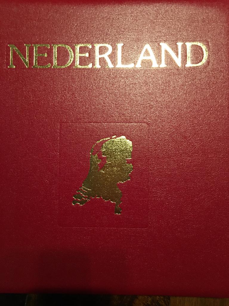 Nederland postfris 07-2001 t/m 2008 in importa fluweel album, Postzegels en Munten, Postzegels | Nederland, Ophalen of Verzenden