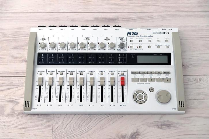 Zoom R16 Multi Track Recorder, Muziek en Instrumenten, Mengpanelen, Gebruikt, 10 tot 20 kanalen, Microfooningang, Ophalen of Verzenden
