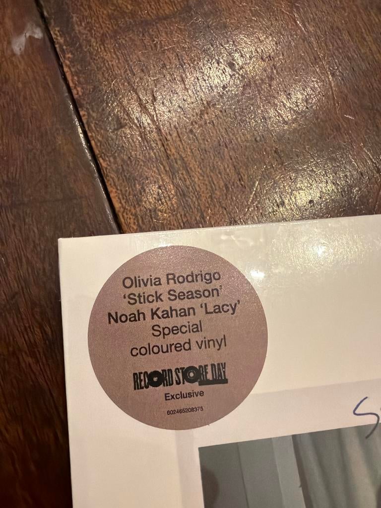 Olivia Rodrigo & Noah Kahan - Stick Season / Lacy (RSD), 7 inch, Ophalen of Verzenden, Nieuw in verpakking, Colored vinyl