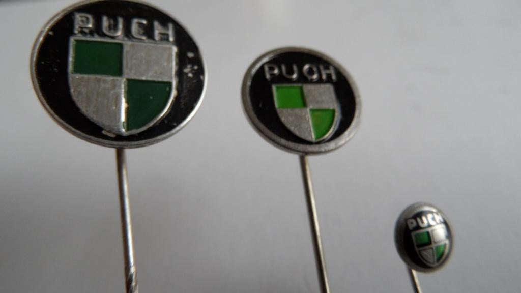 Puch oldtimerbromfiets speldjes 3 x verschillend, Verzenden, Gebruikt, Merk, Speldje of Pin