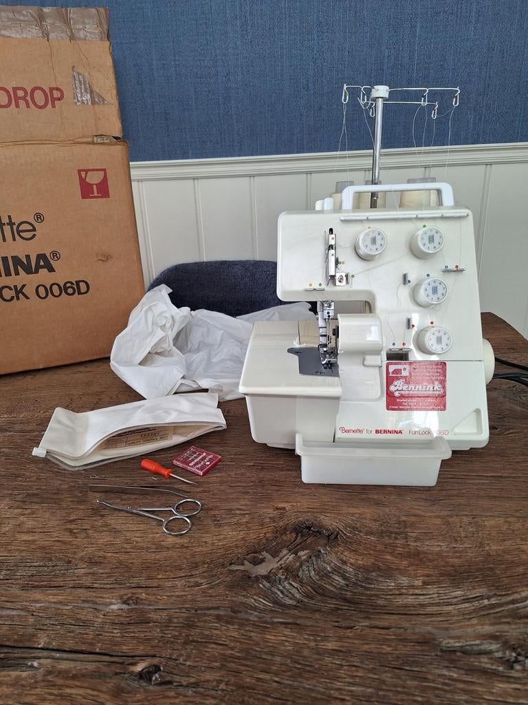 Bernette for Bernina Funlock 006D lockmachine, Hobby en Vrije tijd, Ophalen, Lockmachine, Bernina