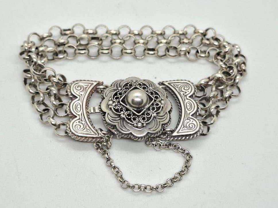 Antieke zilveren armband met gedetailleerd slot, Sieraden, Tassen en Uiterlijk, Armbanden, Ophalen of Verzenden, Zilver, Zilver