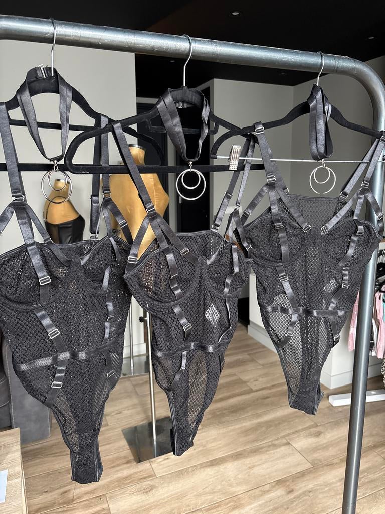 Lingerie Restpartij - Maat S/M - 4 Stuks Nieuw, Ophalen of Verzenden, Zwart, Setje