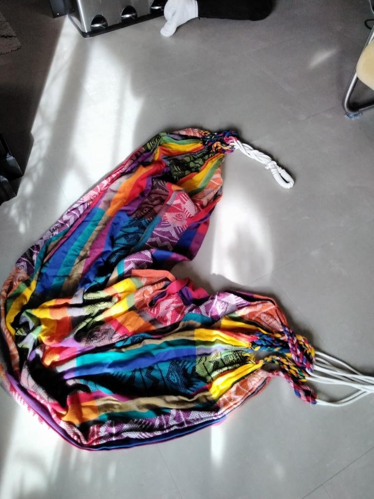 Felgekleurde hangmat in goede staat, Ophalen of Verzenden, Zo goed als nieuw, Eenpersoons, Binnen