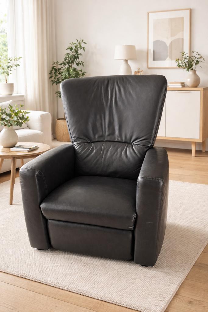 Donkerbruine kunstleren elektrische relax en sta op fauteuil, Huis en Inrichting, Fauteuils, Zo goed als nieuw, Leer, 75 tot 100 cm