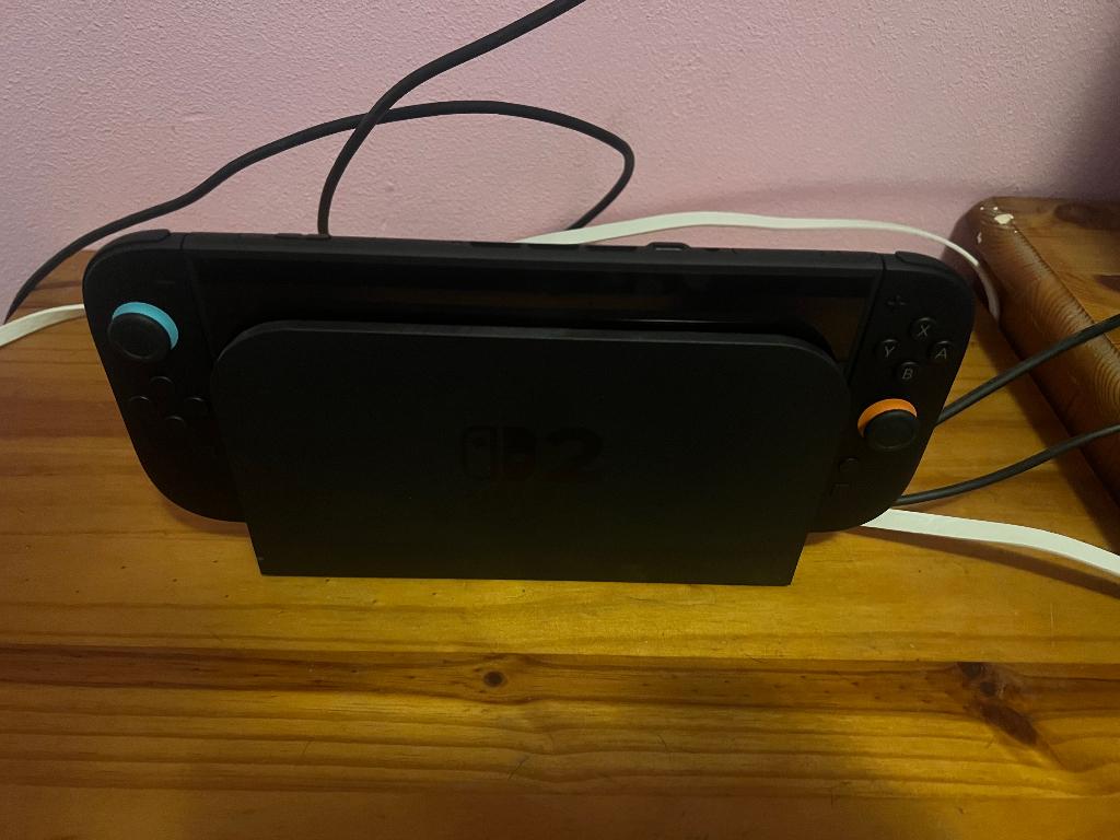 Nintendo Switch 2 met pro controller, Spelcomputers en Games, Spelcomputers | Nintendo Switch, Ophalen, Zo goed als nieuw, Met 2 controllers