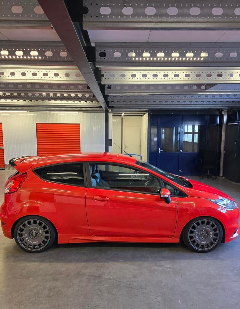 Ford Fiesta ST mk 7.5 2017, Voorwielaandrijving, 1596 cc, 565 kg, Leder en Stof