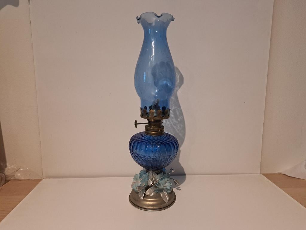 Hele mooie blauwe antieke olielamp, Antiek en Kunst, Antiek | Lampen, Ophalen of Verzenden