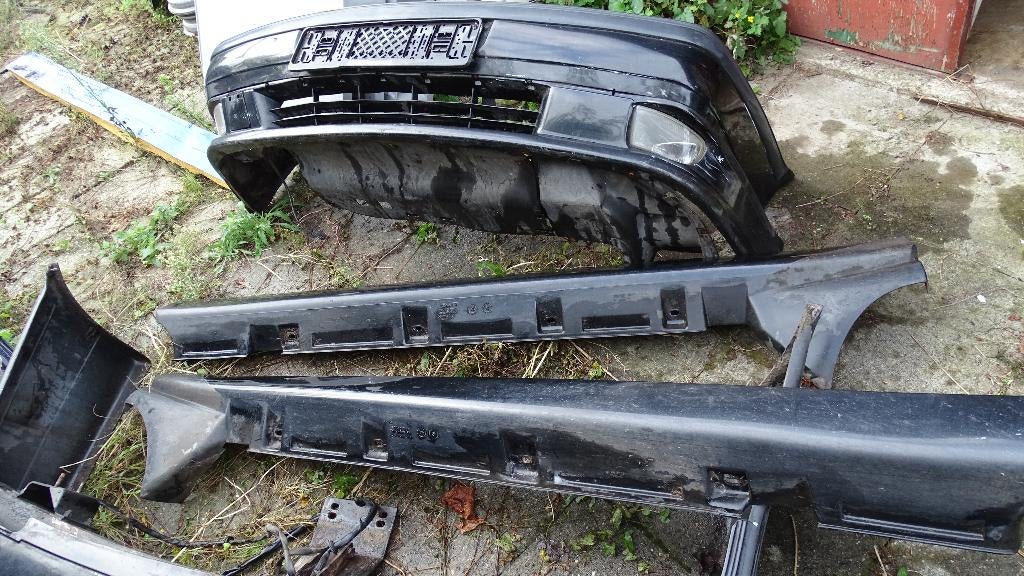 Bumpers, zijdorpels en wielkastranden Saab 9000 Aero., Ophalen