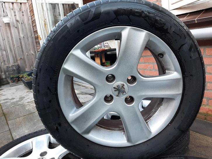 Te koop Origineel peugeot 307CC velgen 205 55 16 staat4x108, Auto-onderdelen, Banden en Velgen, Banden en Velgen, Zomerbanden