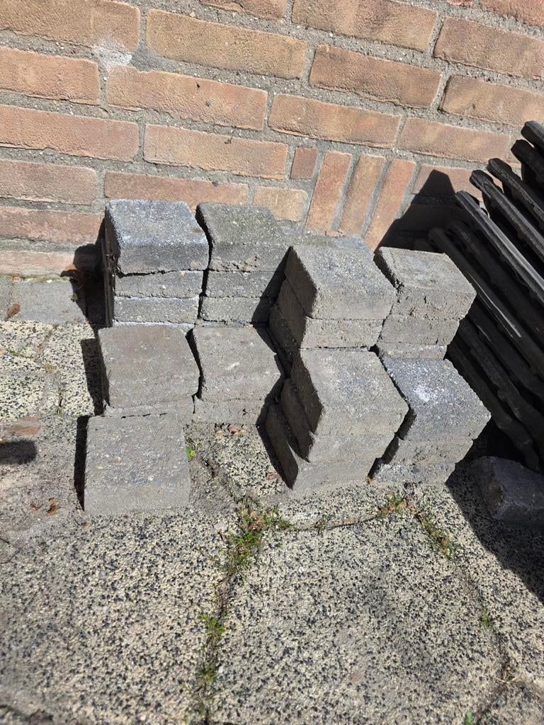 Diverse gratis stenen/tegels, Tuin en Terras, Tegels en Klinkers, Ophalen, Gebruikt, Beton, Terrastegels