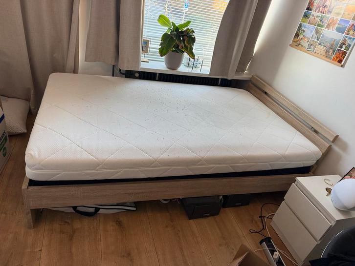 Gratis twijfelaar bed 120 cm met 2 matrassen, Huis en Inrichting, Slaapkamer | Bedden, Gebruikt, Twijfelaar, 120 cm, Ophalen