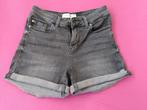 Korte spijkerbroekje meisje maat XXS Revelation, Ophalen of Verzenden, Zo goed als nieuw, Revelation, Meisje