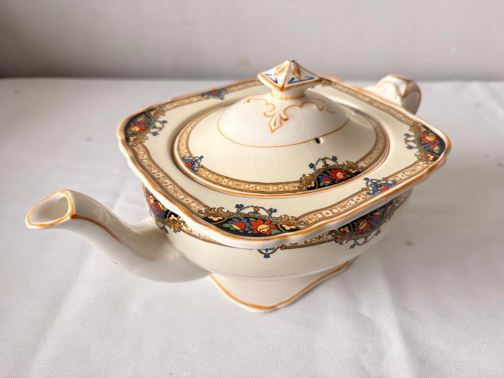 Grindley Windsor Ivory sauskom met deksel (Reg. No. 737554), Antiek en Kunst, Antiek | Servies los, Ophalen