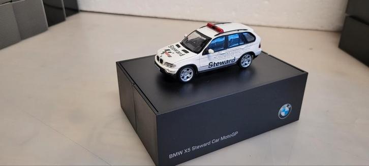 Minichamps BMW X5 Steward Car MotoGP, Hobby en Vrije tijd, Modelauto's | 1:43, Zo goed als nieuw, Auto, MiniChamps, Ophalen of Verzenden