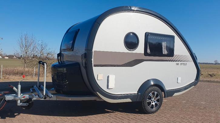 T@B 320 OFF ROAD 2025, Caravans en Kamperen, Caravans, Bedrijf, tot en met 2, 500 - 750 kg, Rondzit, T@b, Lengtebed, Omvormbare zithoek