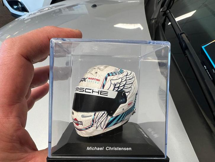 Miniatuur helm Michael Christensen Porsche Martini, Verzamelen, Automerken, Motoren en Formule 1, Zo goed als nieuw, Formule 1