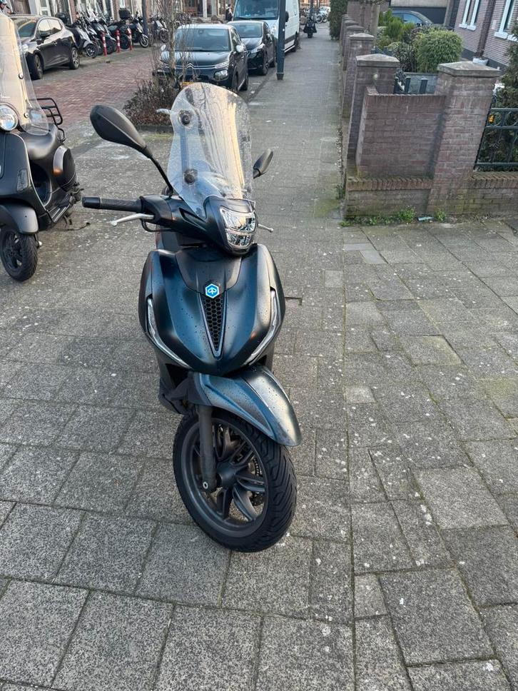 Piaggo Beverly 400, Motoren, Motoren | Piaggio, Particulier, Overig, 12 t/m 35 kW, 1 cilinder, Minimaal motorrijbewijs A2, ABS