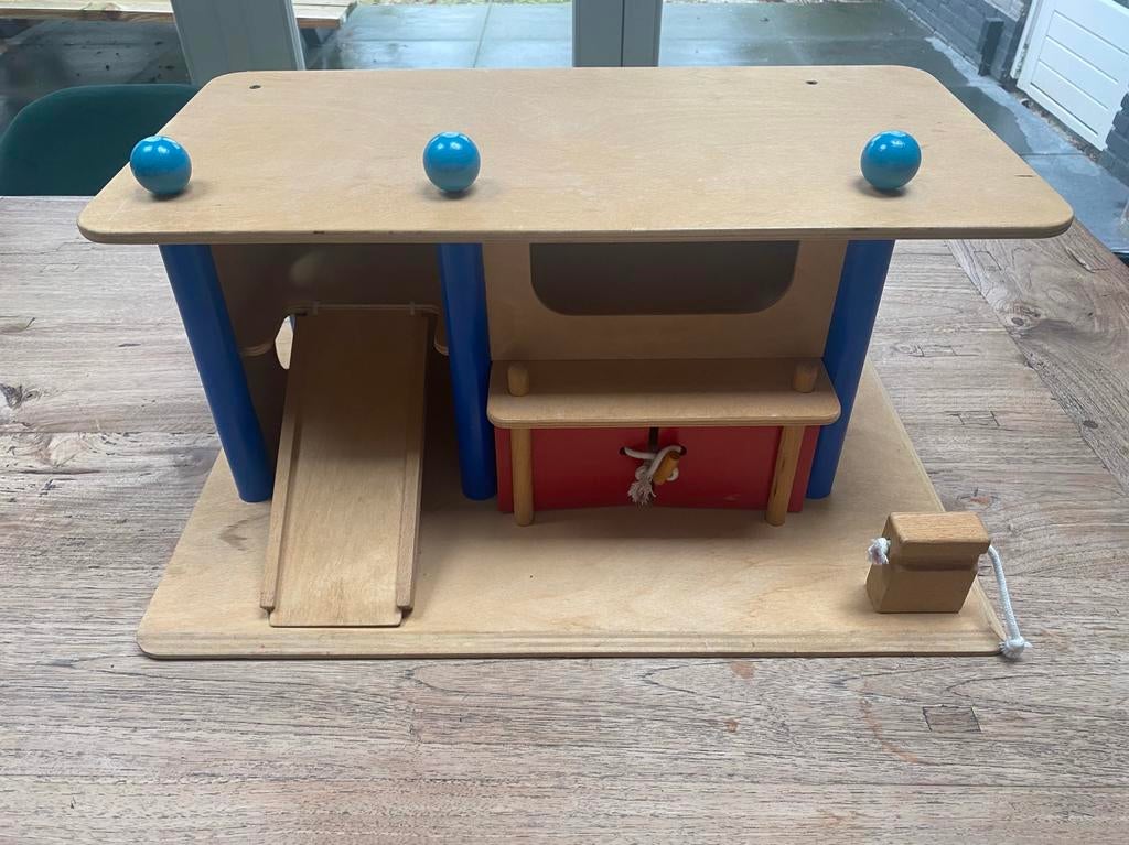 Grote houten garage/parkeergarage van Bueren speelgoed, zgan, Ophalen, Zo goed als nieuw