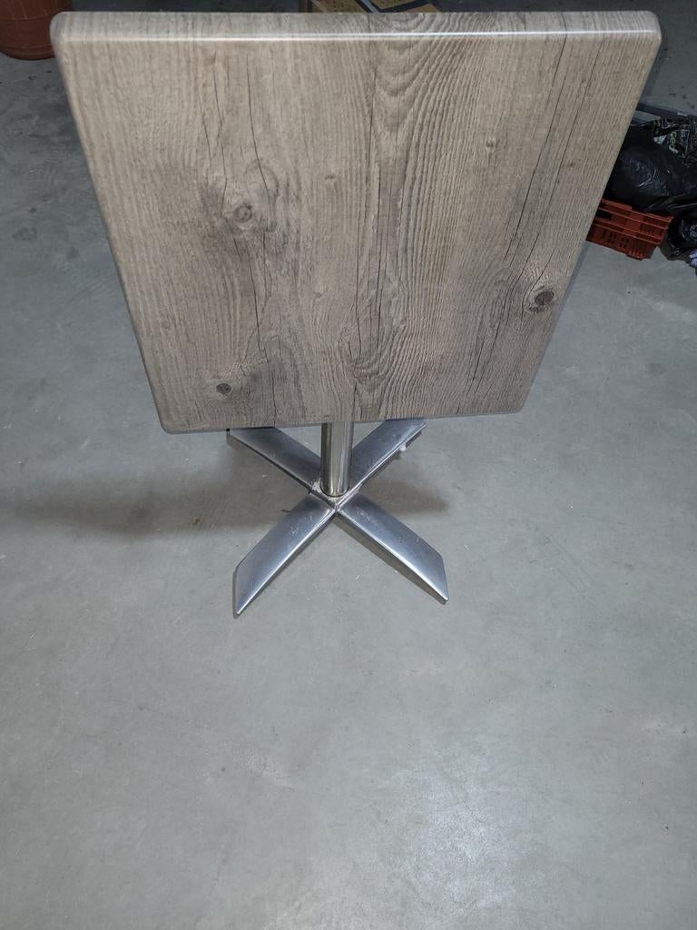 Terrastafel met houtlook blad en metalen poot, Ophalen, Gebruikt