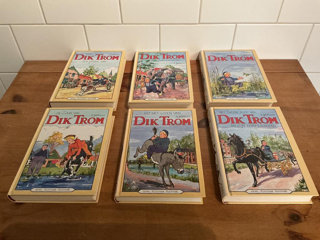 PRACHTIGE 6 DELIGE SERIE VAN DIK TROM 📚 📚 SUPER LEUK !!, Ophalen of Verzenden, Gelezen