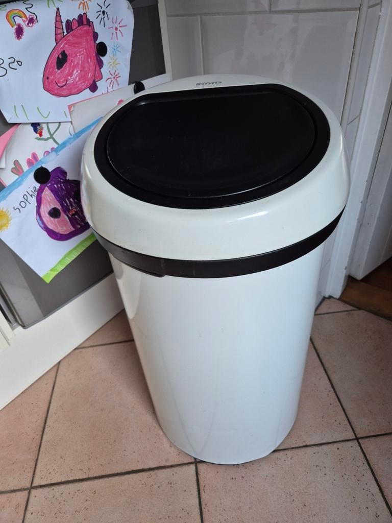 Brabantia touch bin prullenbak 60l, 40 liter of meer, Ophalen, Rvs, 50 tot 75 cm